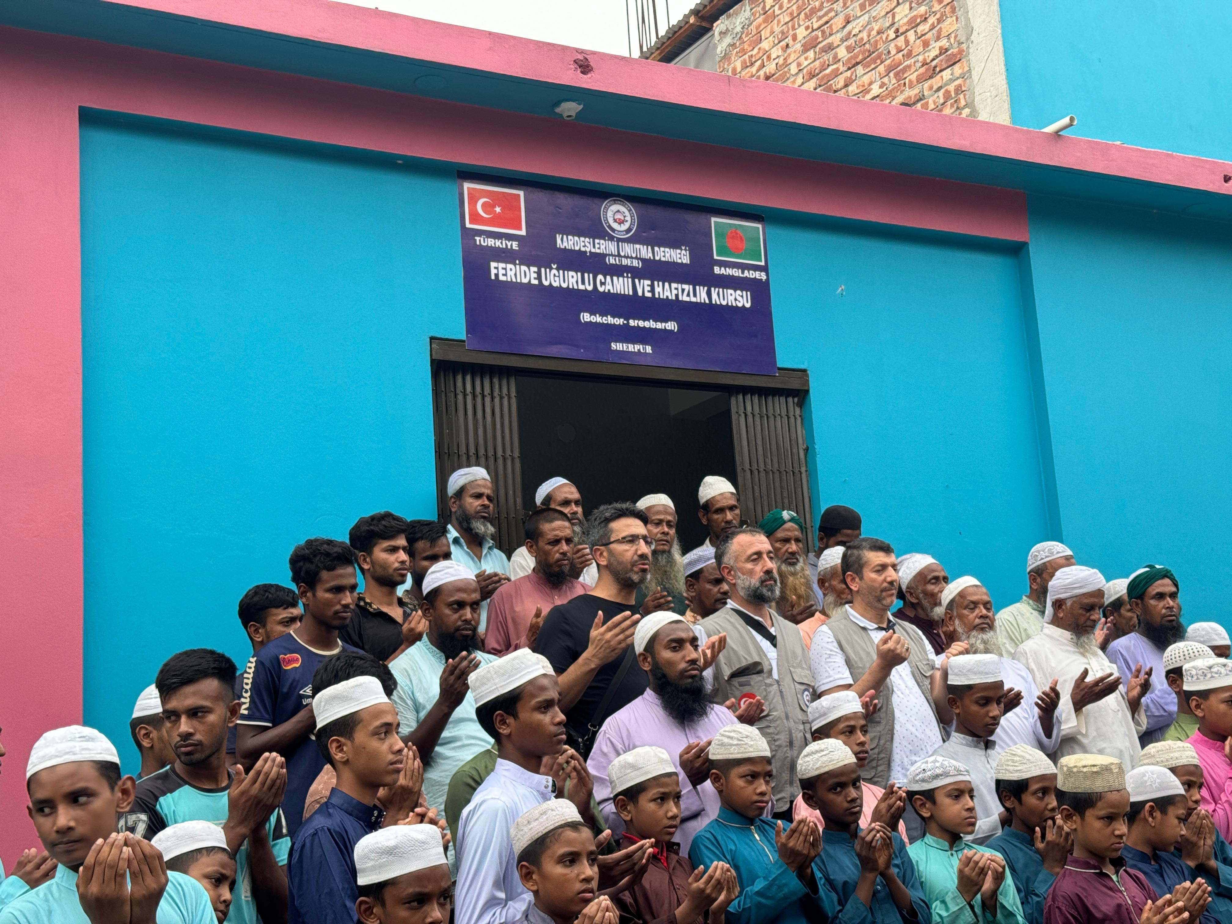 Feride Uğurlu Camii ve Hafızlık Kursu